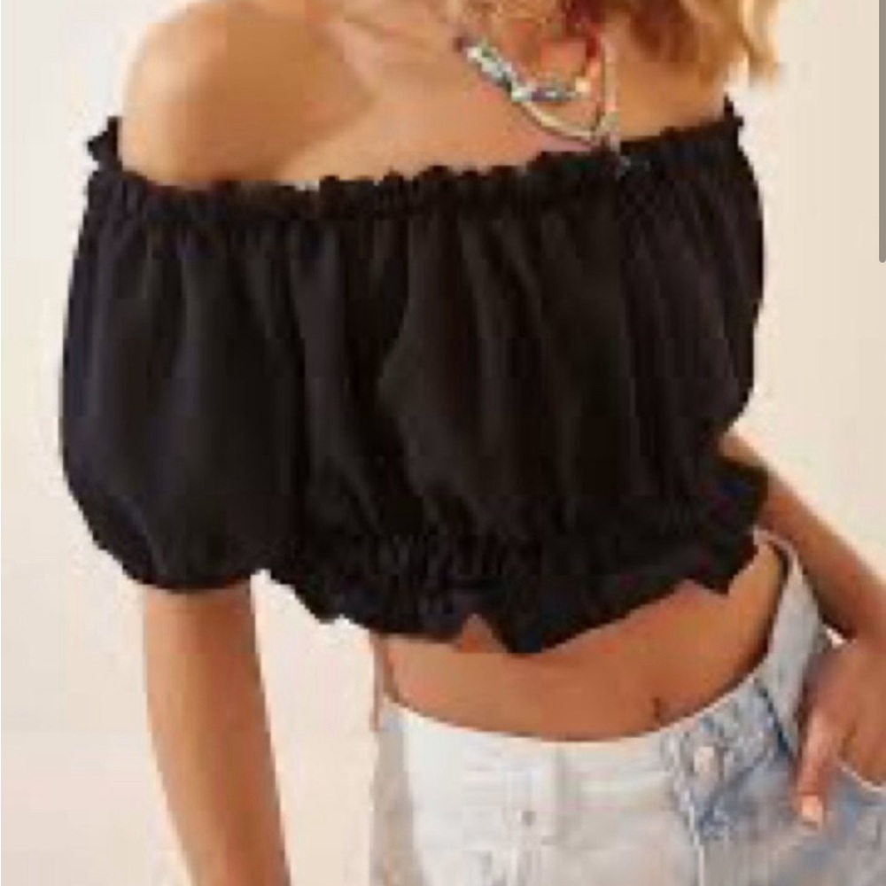 Brandy Melville black off the shoulder crop top